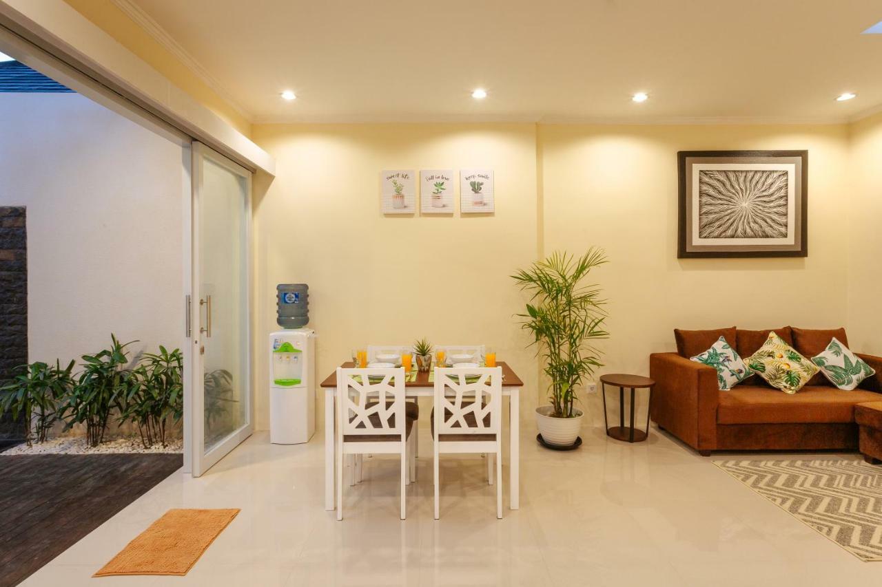 Villa Julie Seminyak Buitenkant foto